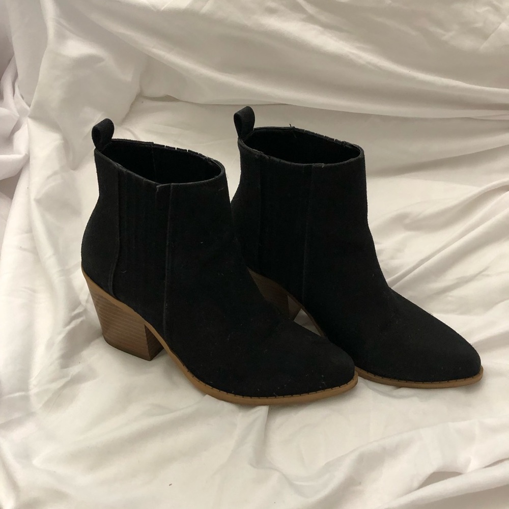Shoes - Picture 3 of 3